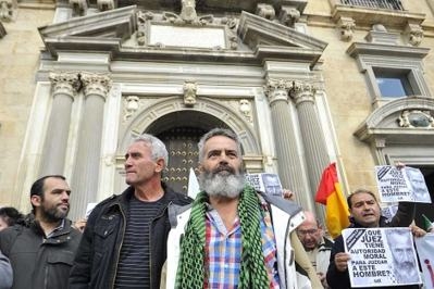 La abogacía del Estado pide dos años de cárcel para Sánchez Gordillo y Diego Cañamero por la ocupación realizada hace un año de la finca Las Turquillas de propiedad militar,…