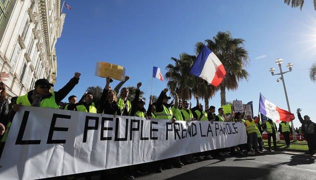 Francia se ha convertido en un polvorín. Las políticas burguesas de Macron han encontrado en el pueblo trabajador francés un obstáculo prácticamente insalvable. El esfuerzo titánico de la prensa burguesa…