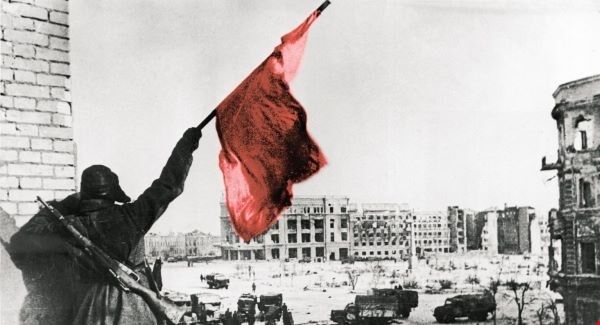 La batalla de Stalingrado debe servirnos a los comunistas de ejemplo. Un Partido Comunista con una línea ideológica firme, que llega hasta las últimas consecuencias en la lucha por los…