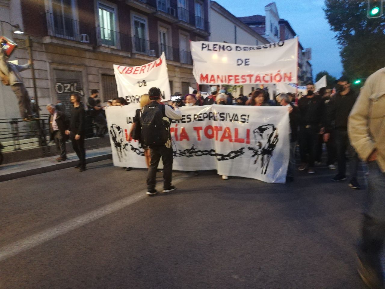El pasado sábado 16 de octubre el PCOE de Madrid estuvo presente en la manifestación por la defensa de las pensiones públicas que empezó a las 12:00 horas en el…